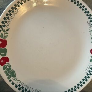 Corelle White Dinner Plate with Red Apple and Green Leaf Border
